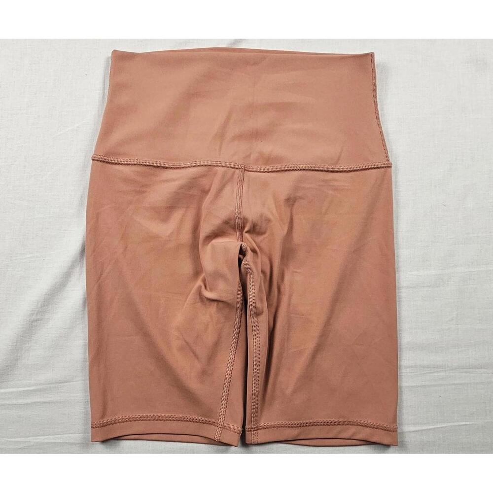 Lululemon Orange Wunder Train High-Rise Shorts Women Size‎ 4